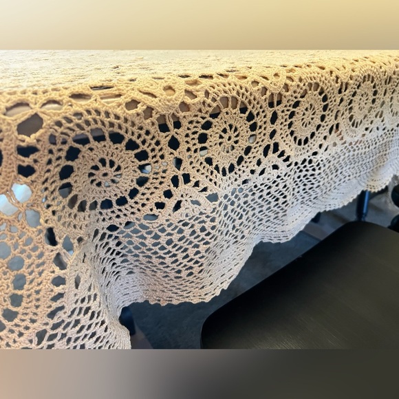 Vintage Hand Crocheted Tablecloth Off White‎ 68"x100" Rectangular - Picture 4 of 13